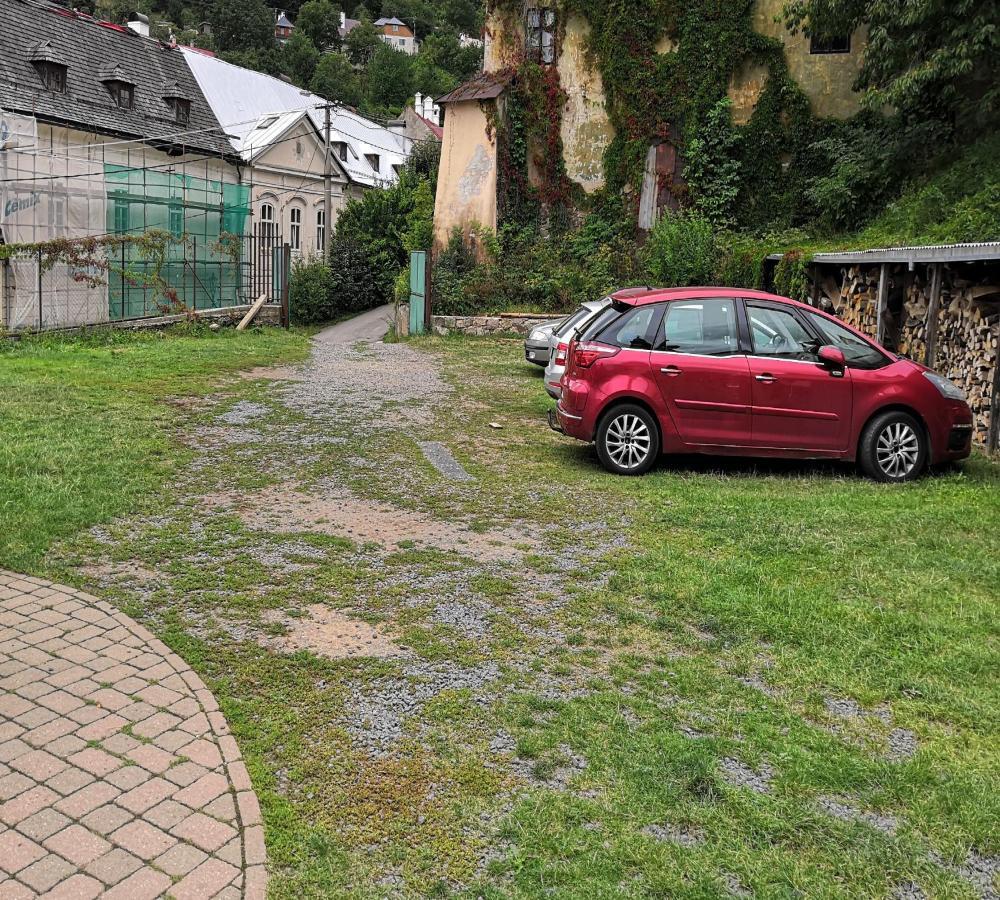 Hostel Skautsky Dom Banská Štiavnica Eksteriør bilde